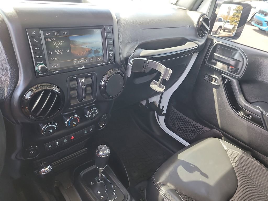 Certified 2017 Jeep Wrangler Unlimited Sahara AWD/4WD image 16