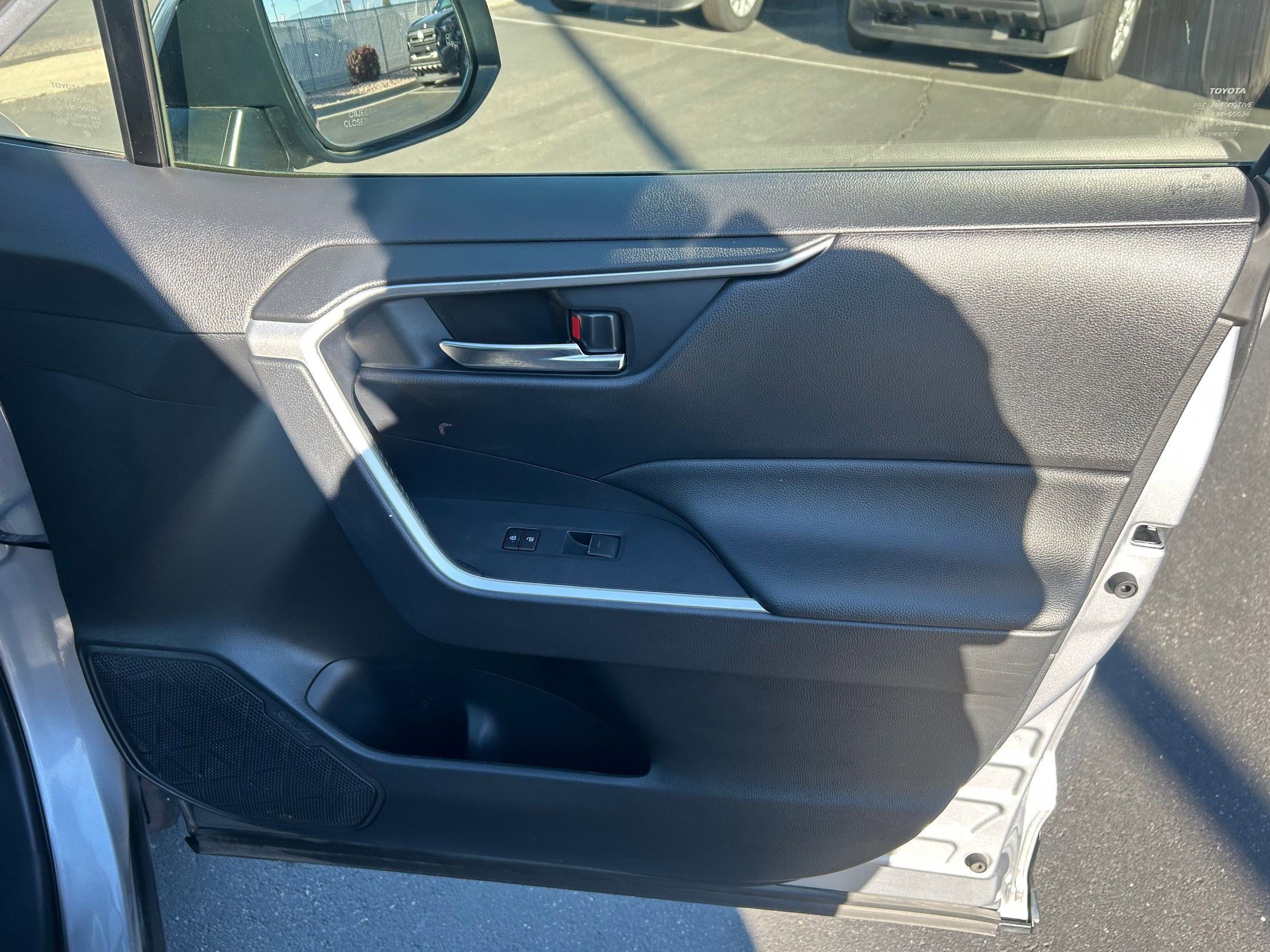 Certified 2022 Toyota RAV4 SE image 26