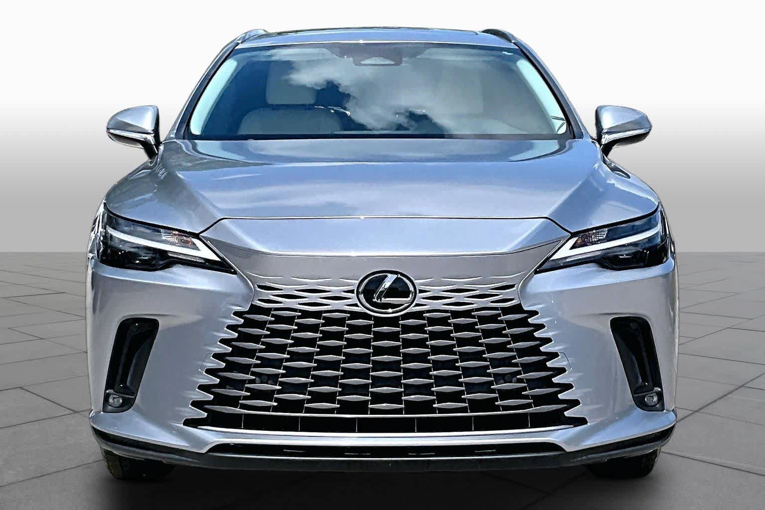 Used 2023 Lexus RX 350 Premium w/ Cold Area Package FWD image 4