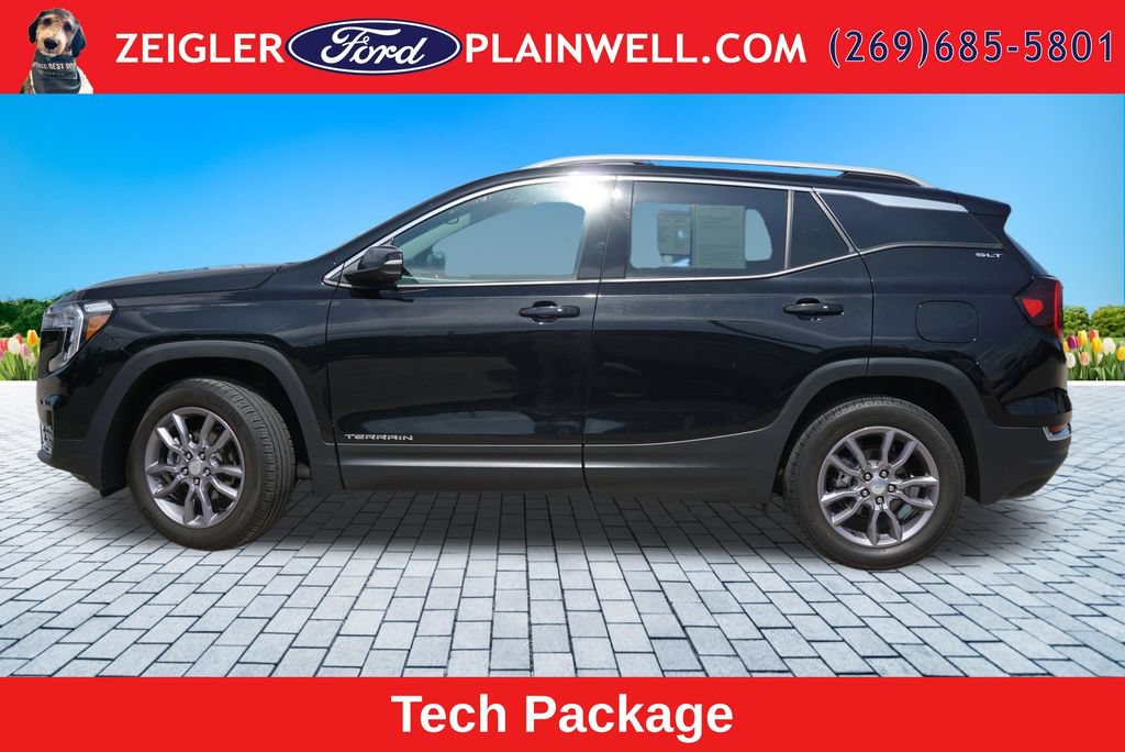 Used 2022 GMC Terrain SLT w/ Tech Package AWD/4WD image 2