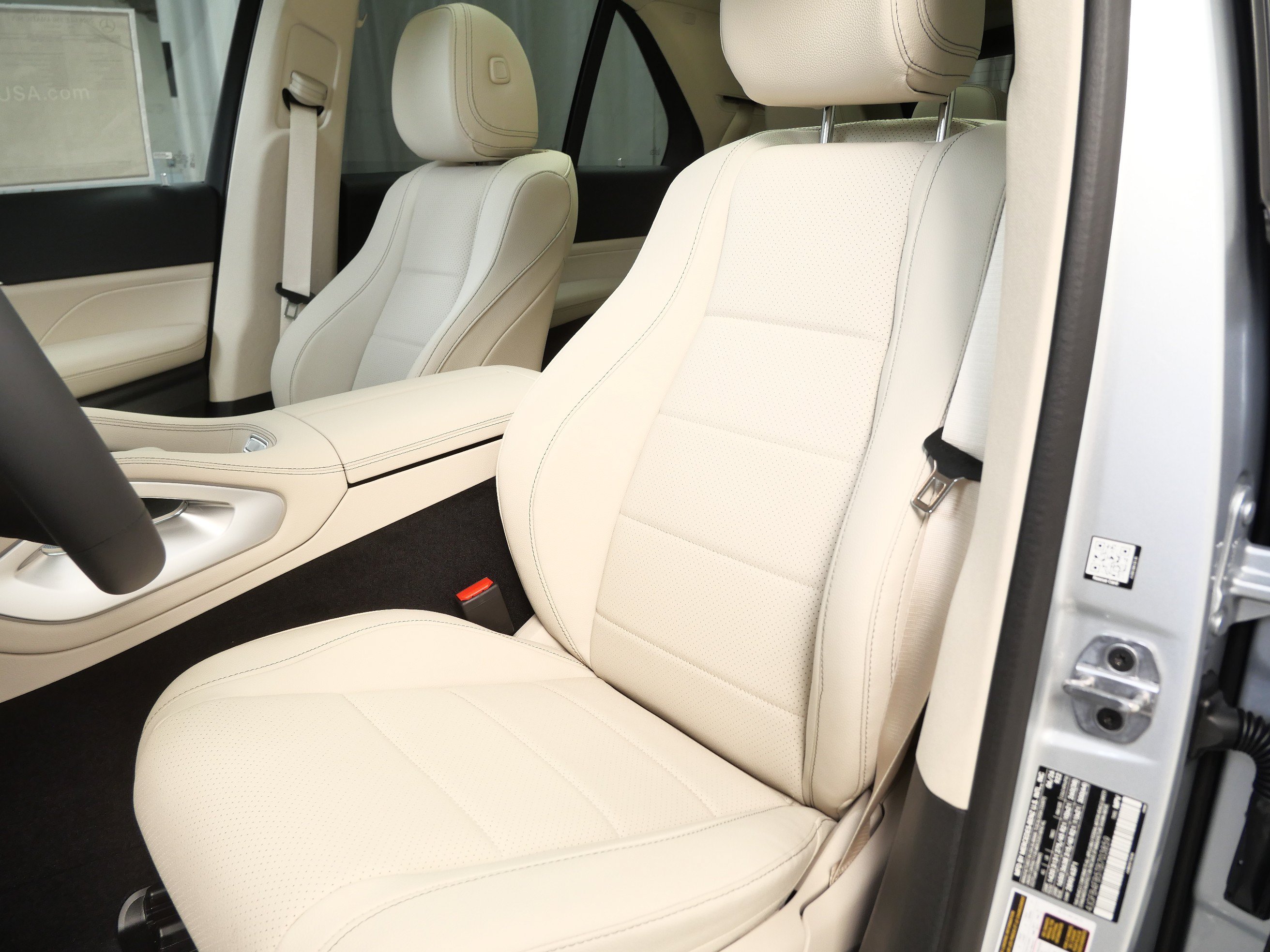 New 2026 Mercedes-Benz GLE 350 4MATIC image 3