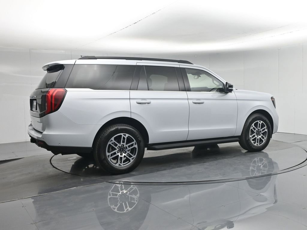 Certified 2025 Ford Expedition Active image 32
