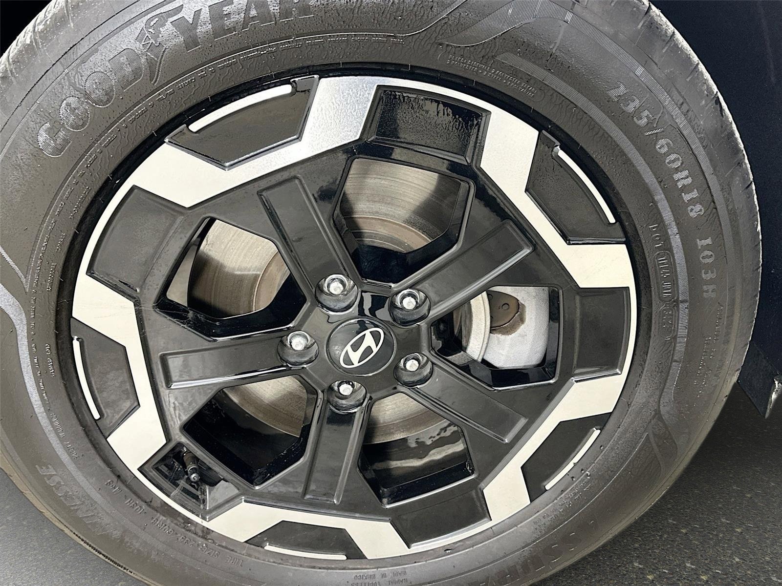 Used 2025 Hyundai Santa Fe SEL image 11