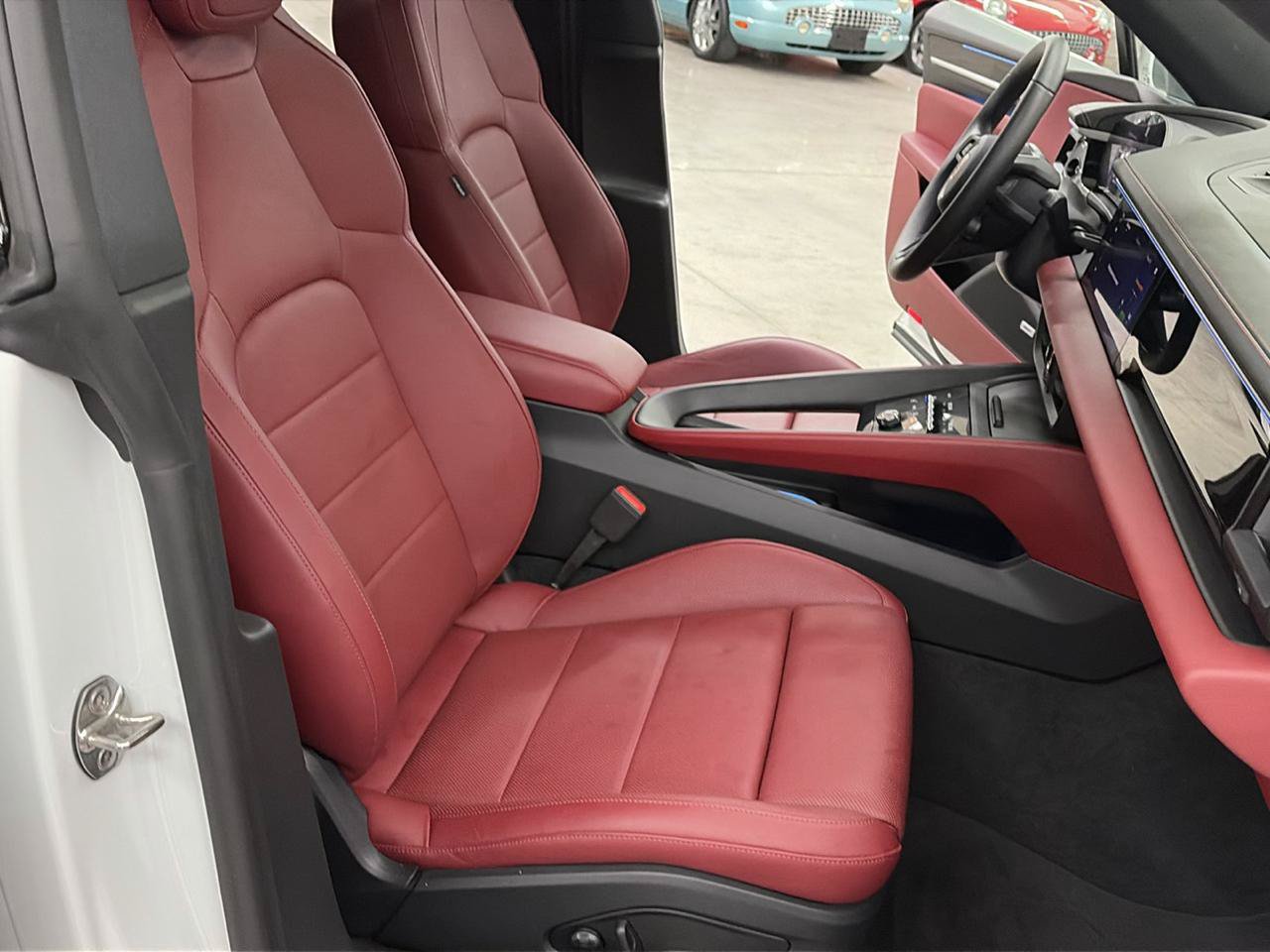 Used 2025 Porsche Macan 4S Electric w/ Premium Package AWD/4WD image 20