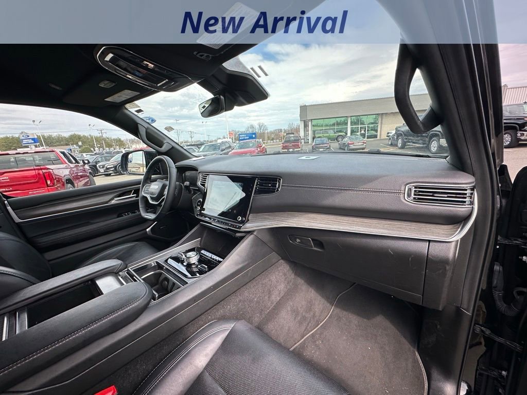 Used 2024 Jeep Wagoneer Series III image 3