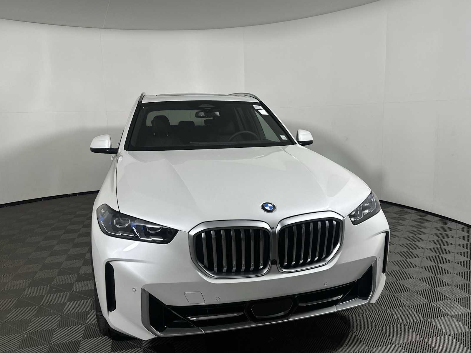 New 2026 BMW X5 xDrive40i w/ Premium Package image 6