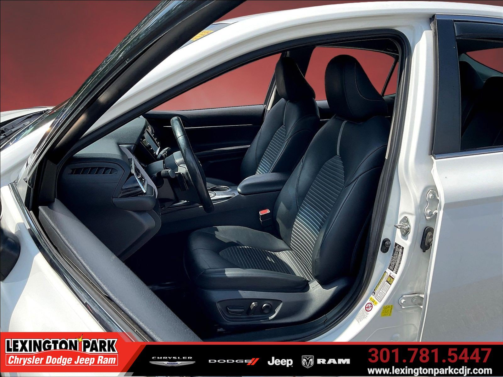 Used 2018 Toyota Camry SE FWD image 20