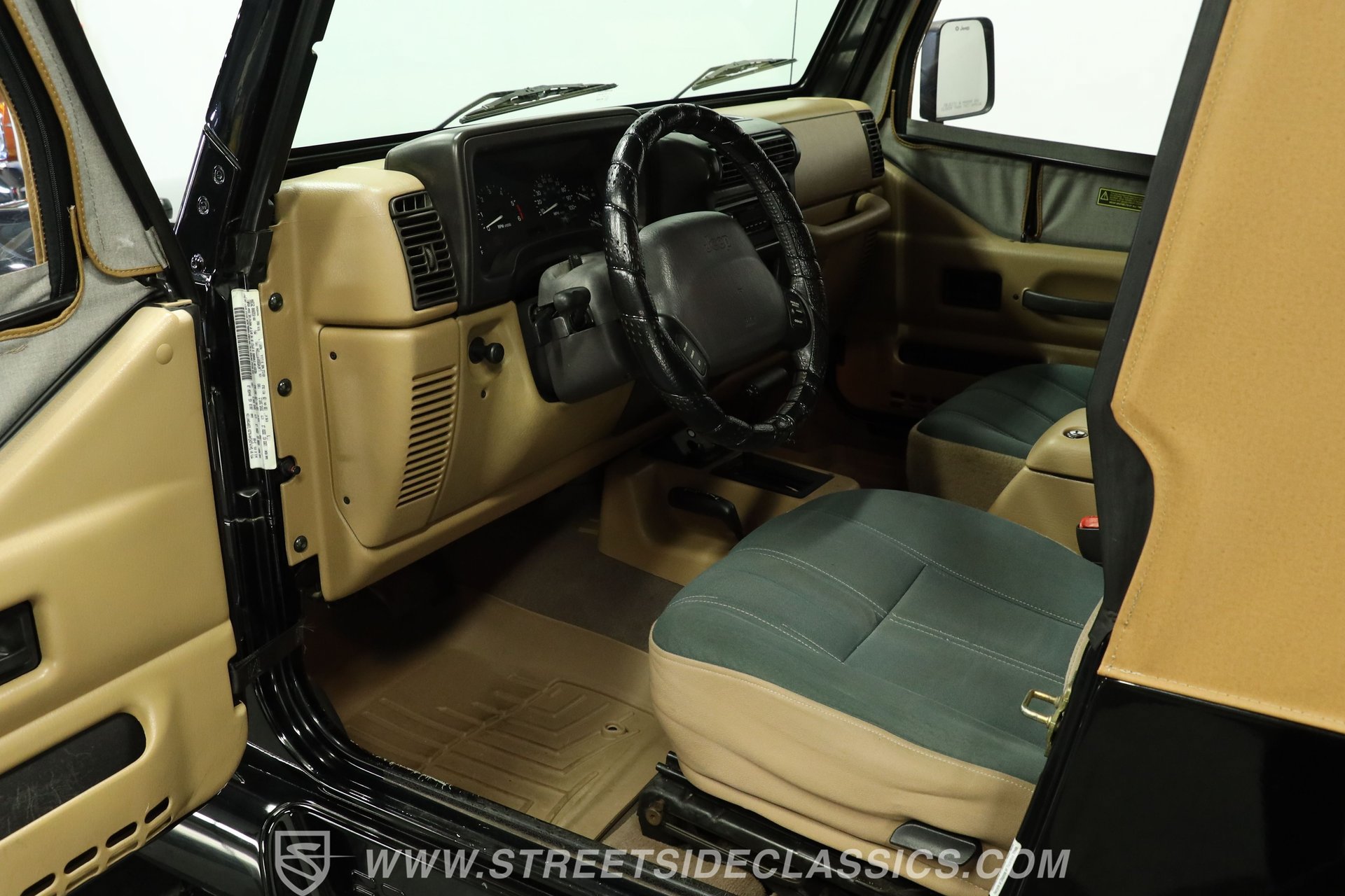 Used 2000 Jeep Wrangler Sahara AWD/4WD image 4