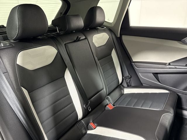 New 2026 Volkswagen Taos SEL AWD/4WD image 16