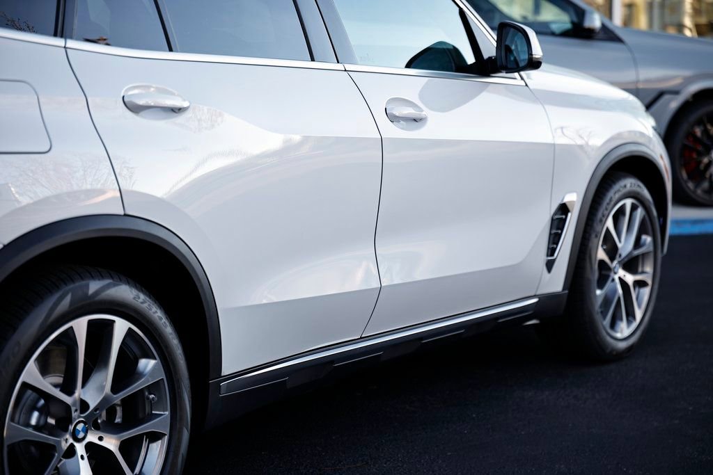 New 2026 BMW X5 xDrive50e w/ Executive Package image 8