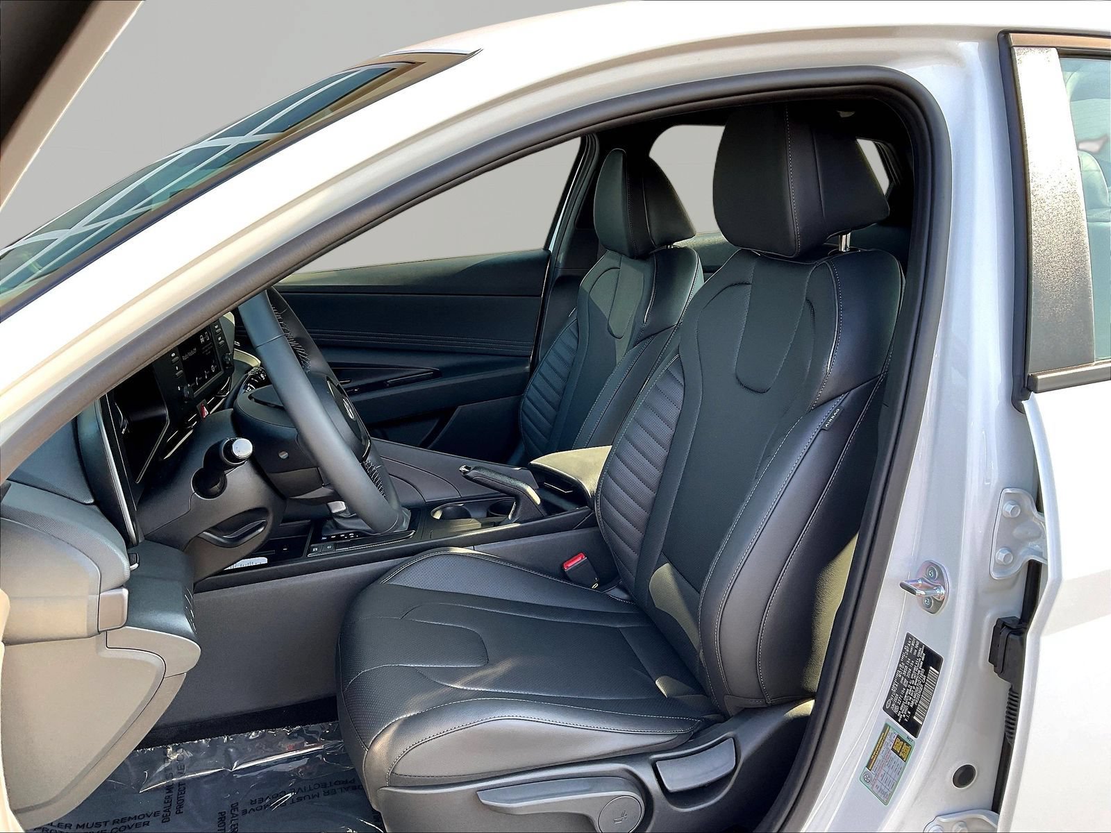 New 2026 Hyundai Elantra SEL Sport FWD image 17