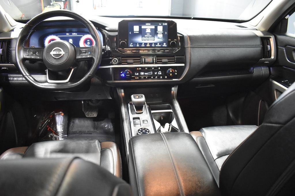 Certified 2024 Nissan Pathfinder Platinum image 13