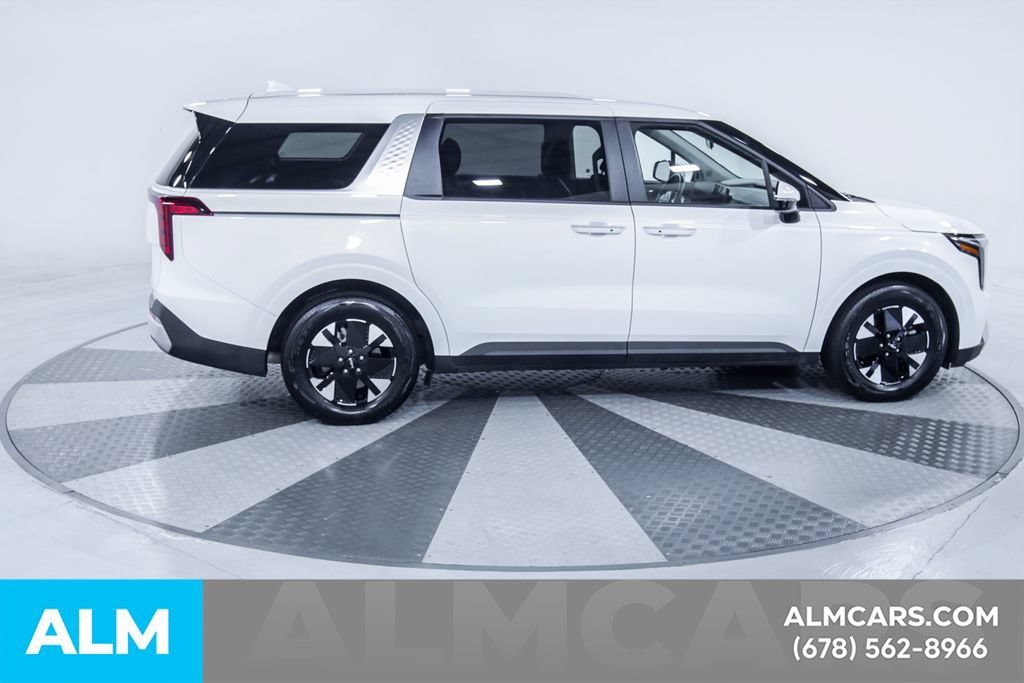 Used 2026 Kia Carnival LXS FWD image 11