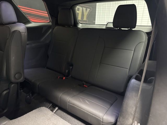 Used 2023 Chevrolet Traverse LT image 12