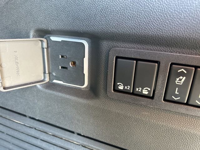 Used 2023 Chevrolet Tahoe LT w/ LT Signature Plus Package image 18