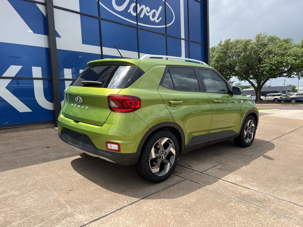 Used 2024 Hyundai Venue SEL image 8