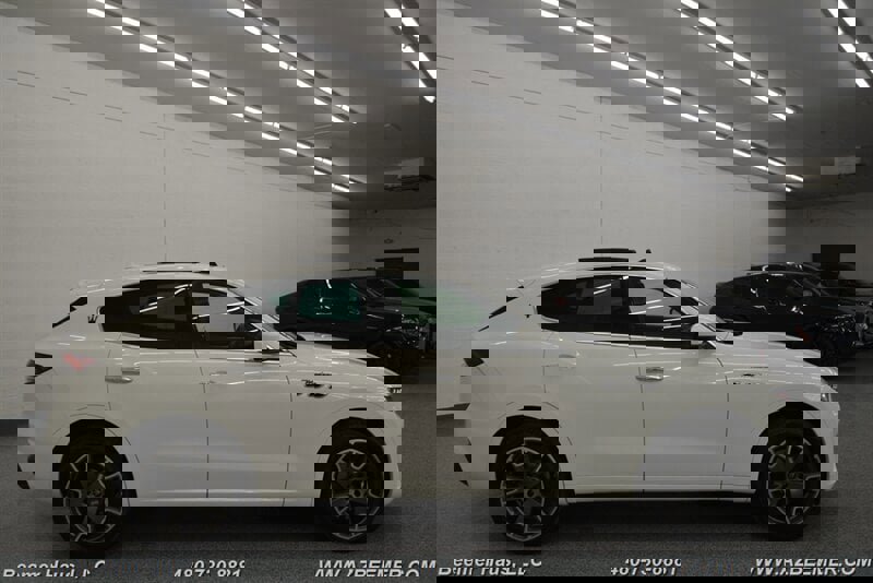 Used 2022 Maserati Levante Modena image 9