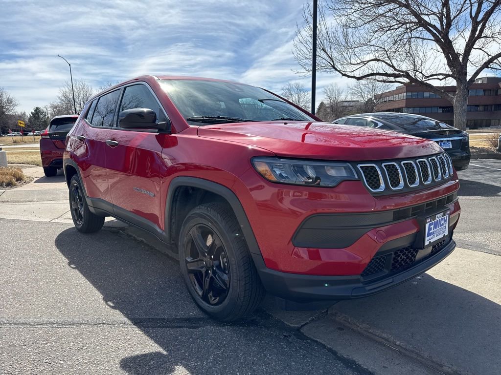 Used 2023 Jeep Compass Sport image 7