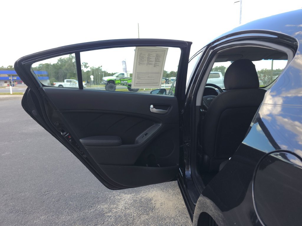 Used 2017 Kia Forte LX FWD image 12