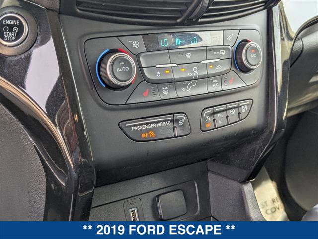 Used 2019 Ford Escape Titanium image 17