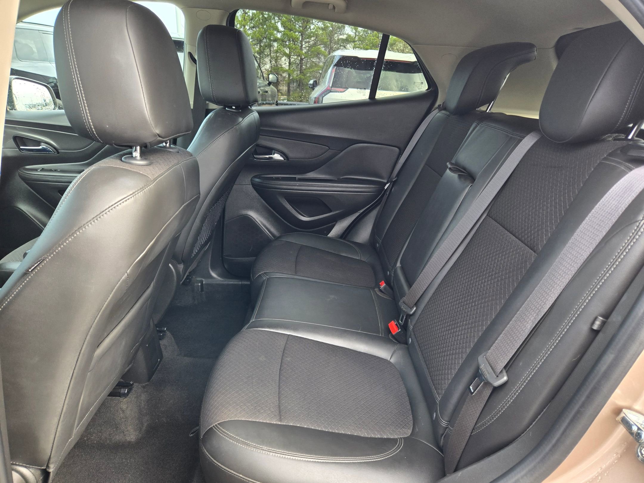 Used 2018 Buick Encore Preferred image 32