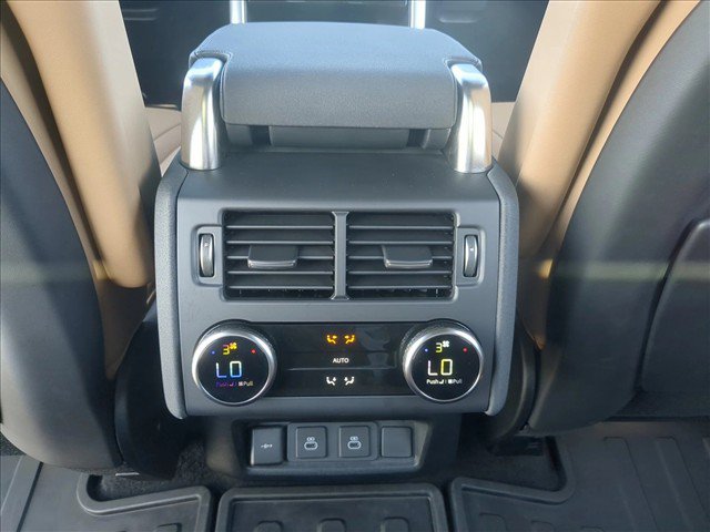 Used 2024 Land Rover Discovery Dynamic SE AWD/4WD image 23