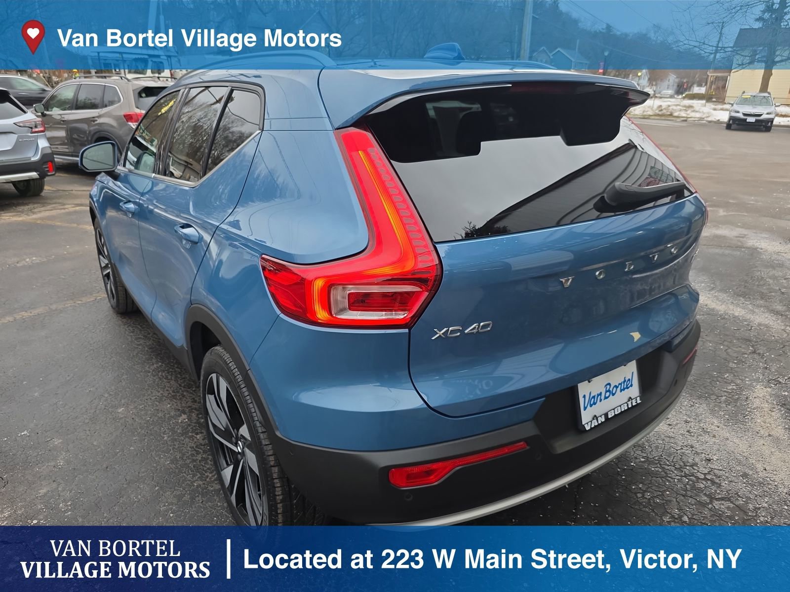 Used 2023 Volvo XC40 B5 Ultimate image 7