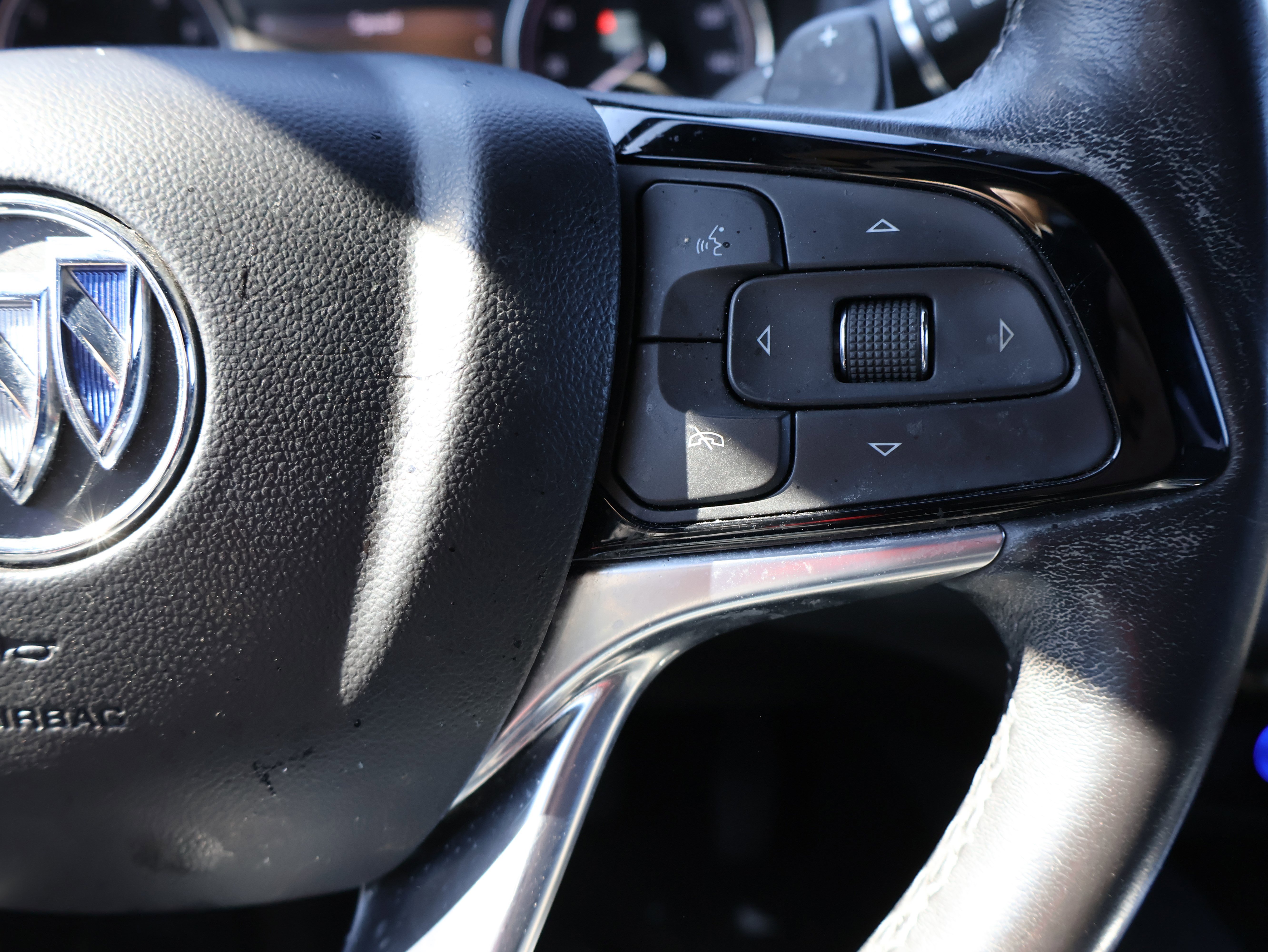 Used 2023 Buick Enclave Essence w/ Experience Buick Package image 33