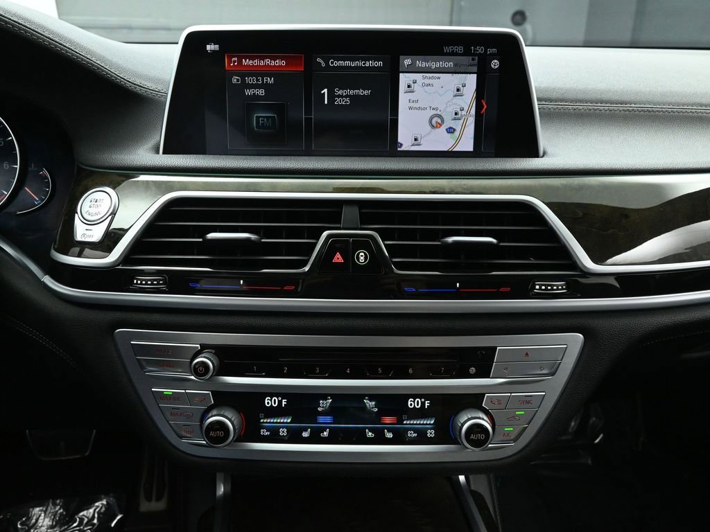 Used 2019 BMW 750i image 27