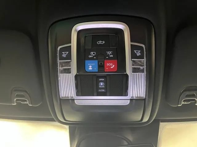 New 2026 RAM 2500 Laramie AWD/4WD image 18
