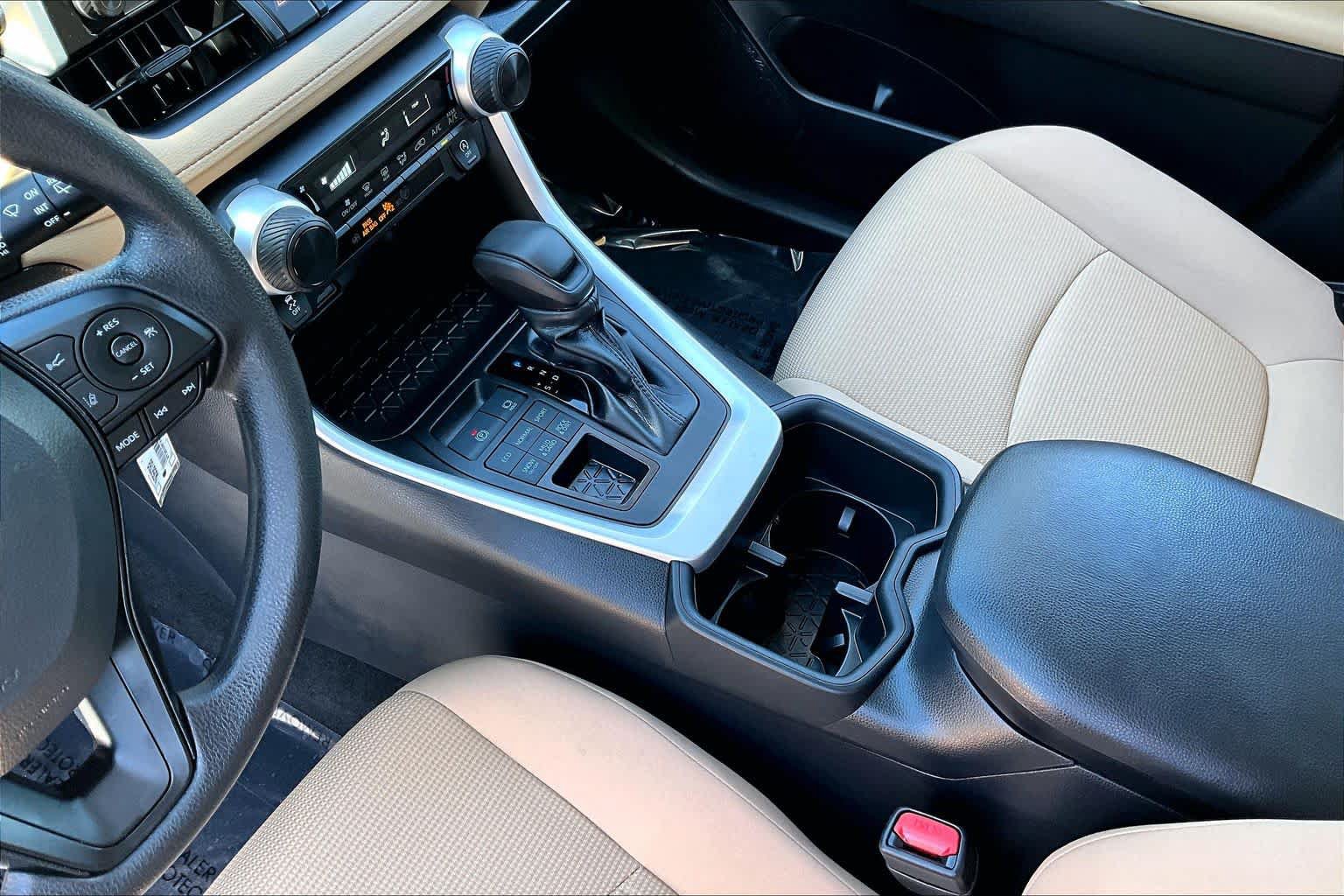 Certified 2023 Toyota RAV4 LE AWD/4WD image 32
