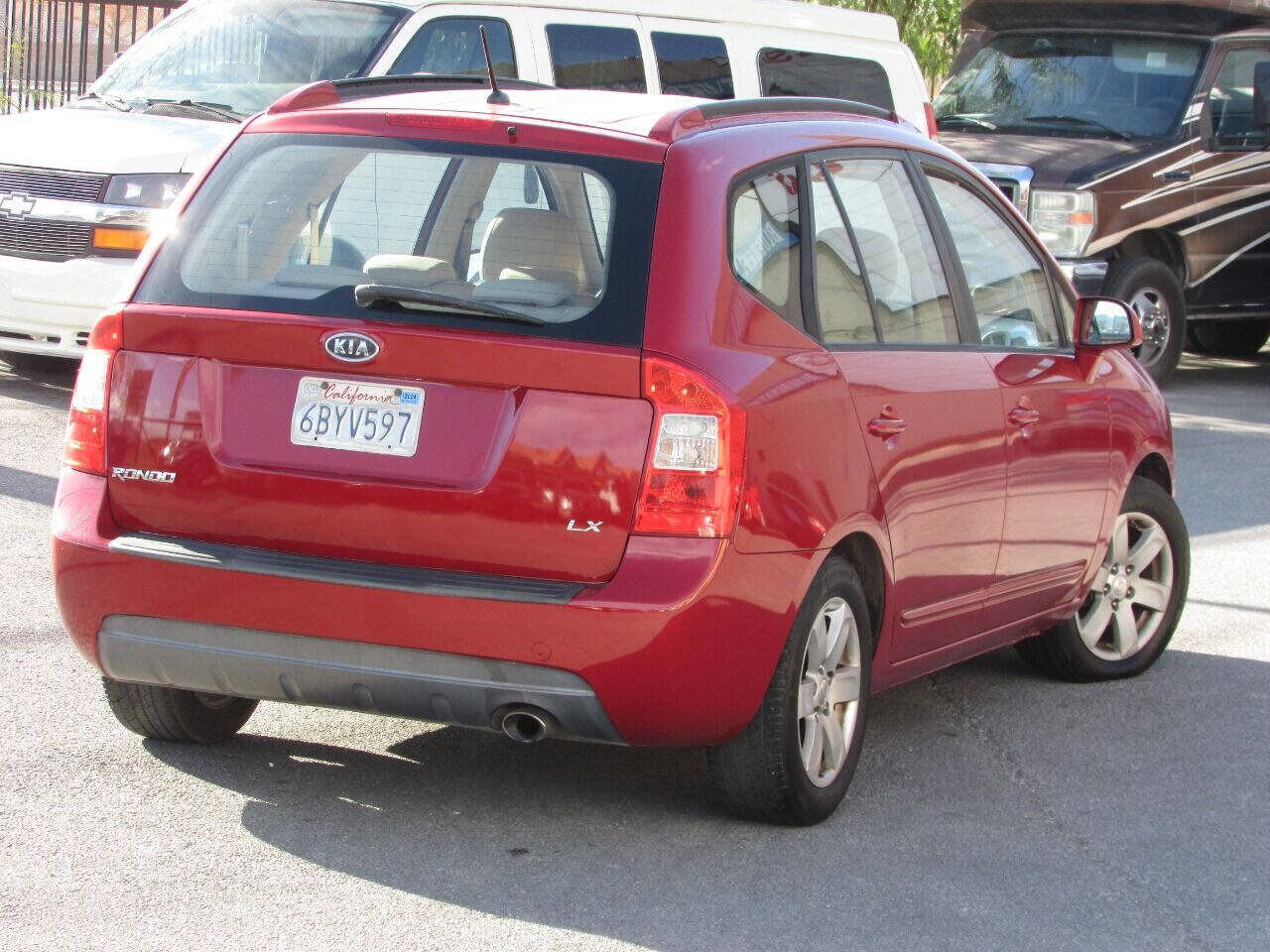 Used 2007 Kia Rondo LX w/ Convenience Pkg image 8