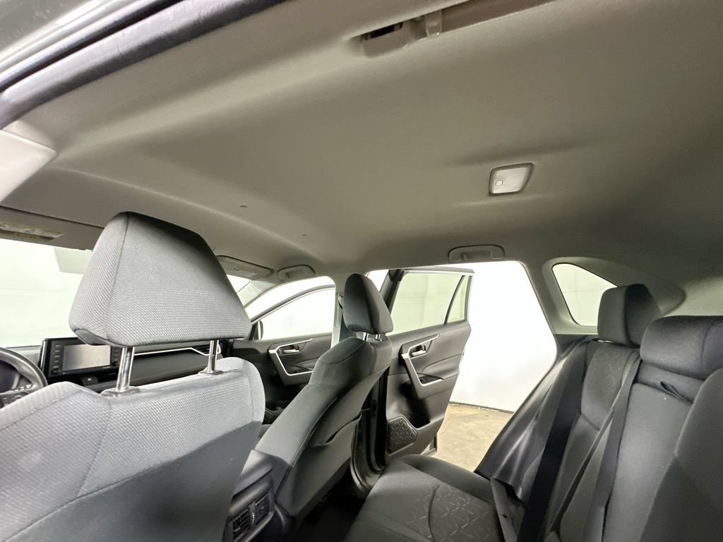Used 2022 Toyota RAV4 XLE FWD image 15
