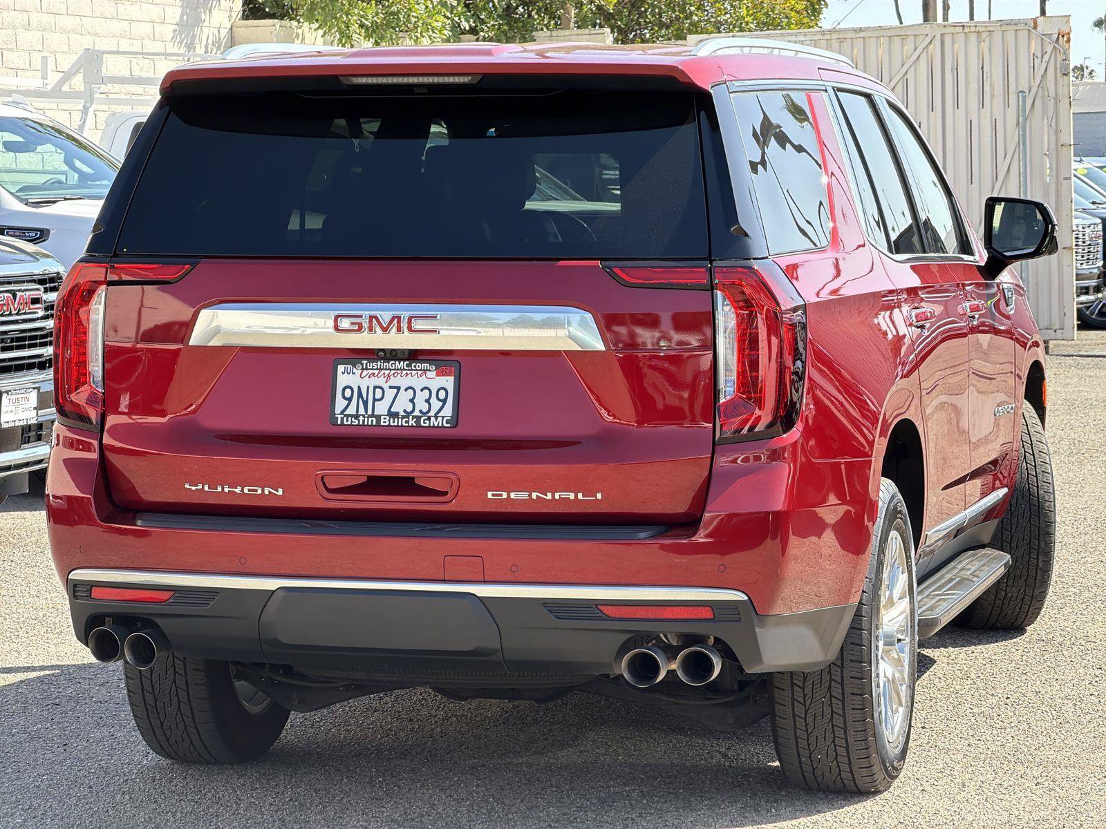 Used 2024 GMC Yukon Denali w/ Advanced Technology Package AWD/4WD image 4