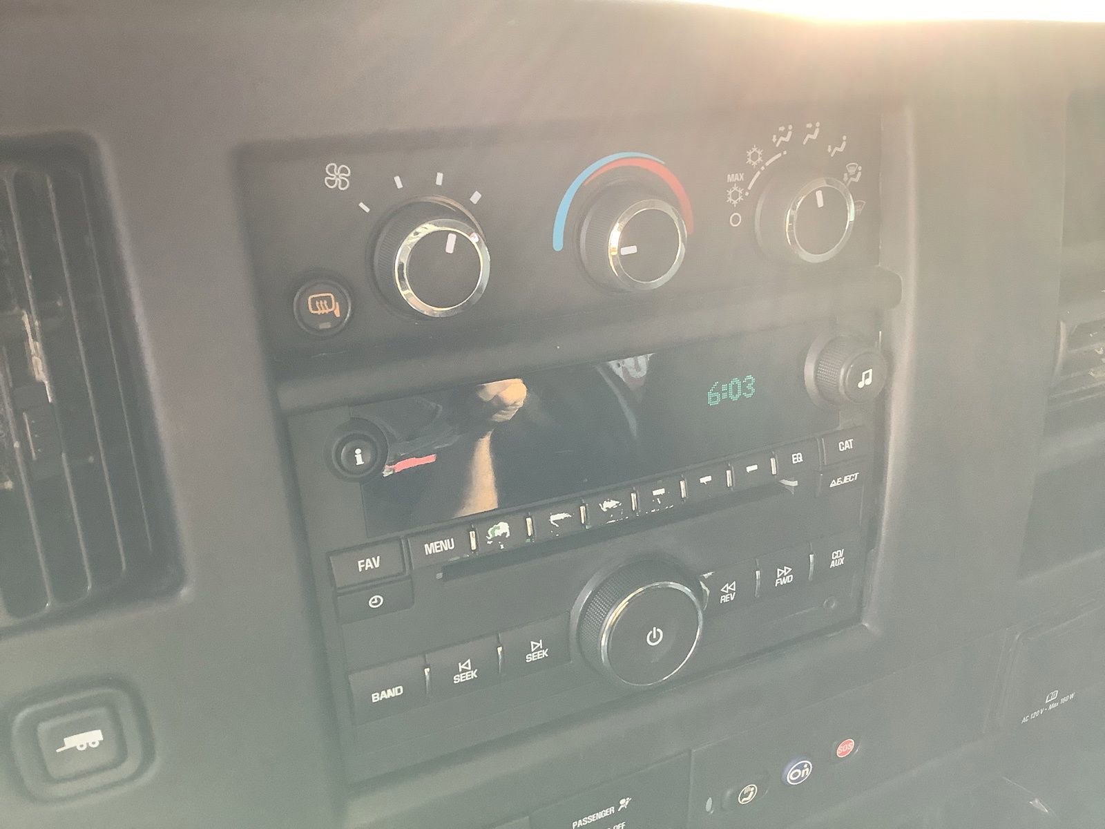 Used 2016 Chevrolet Express 3500 Extended image 20