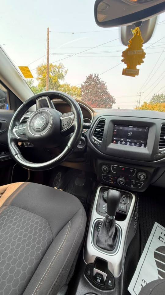 Used 2020 Jeep Compass Sport w/ Sport Appearance Group AWD/4WD image 3