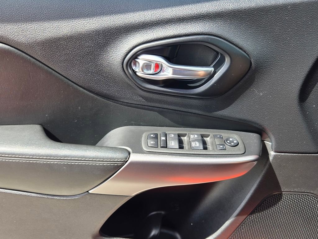 Used 2021 Jeep Cherokee Latitude Lux image 29