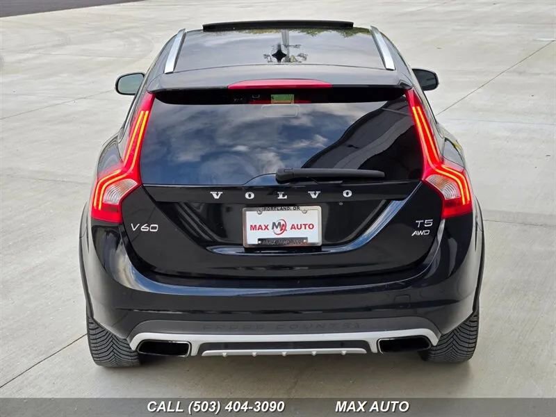 Used 2016 Volvo V60 T5 Cross Country image 7