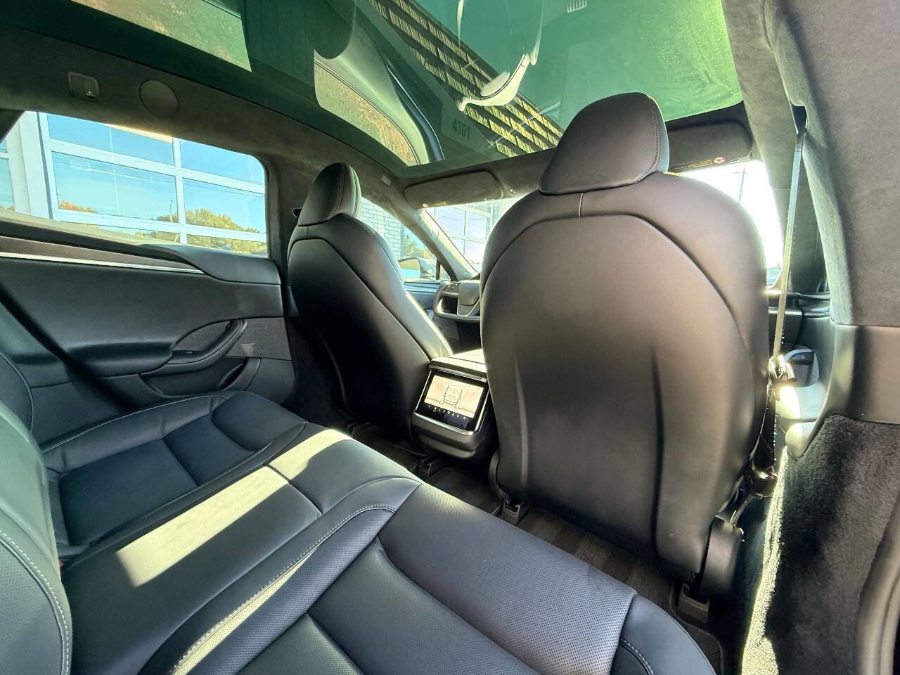 Used 2021 Tesla Model S Plaid image 33