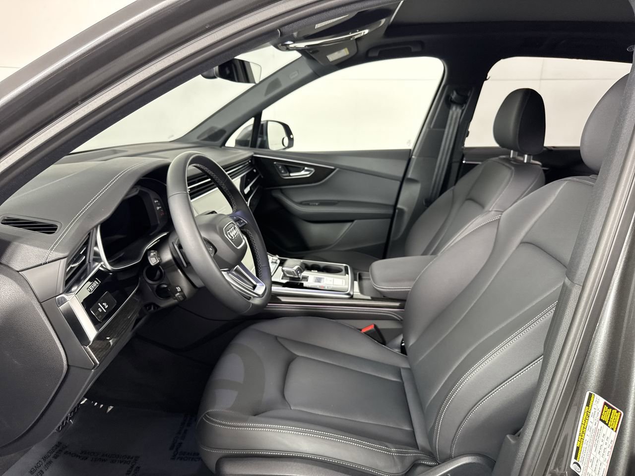 Used 2025 Audi Q7 3.0T Premium Plus w/ Premium Plus Package image 2