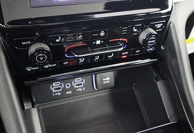 New 2025 Jeep Grand Cherokee Altitude image 14