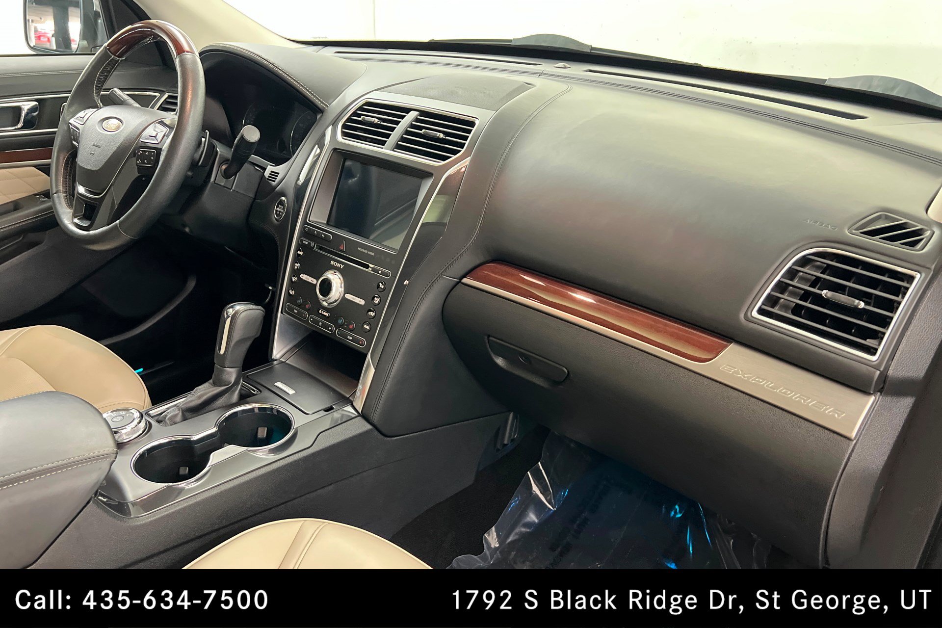 Used 2018 Ford Explorer Platinum AWD/4WD image 24