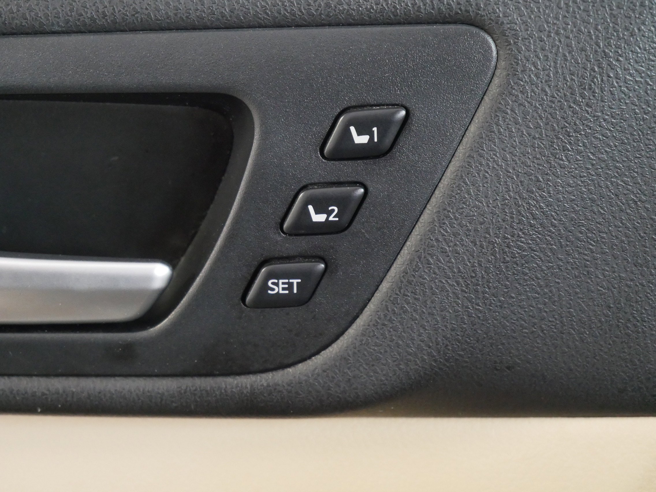 Used 2015 Toyota Highlander Limited image 27