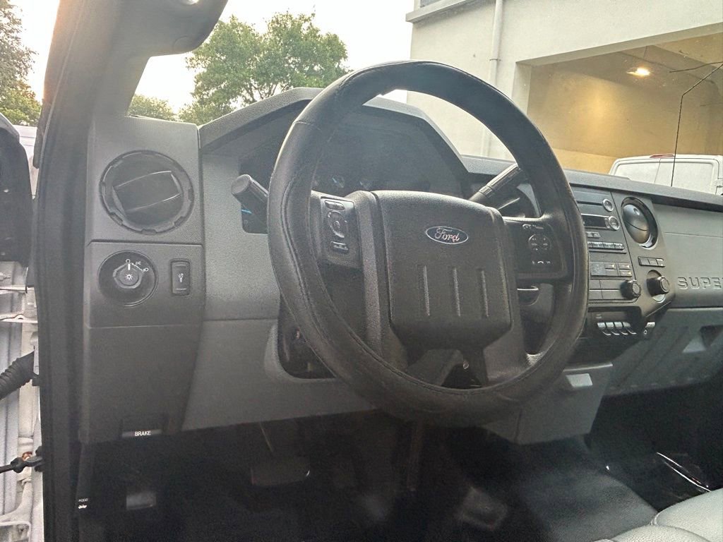 Used 2016 Ford F550 2WD Regular Cab Super Duty image 24