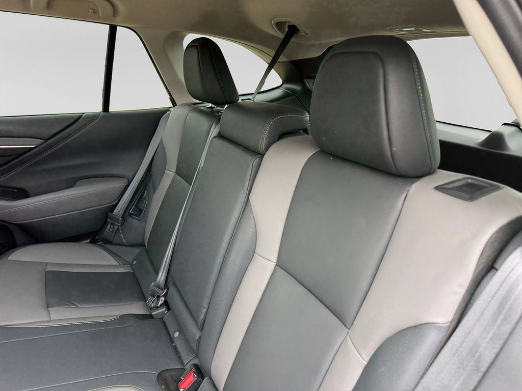 Used 2025 Subaru Outback Onyx Edition AWD/4WD image 37