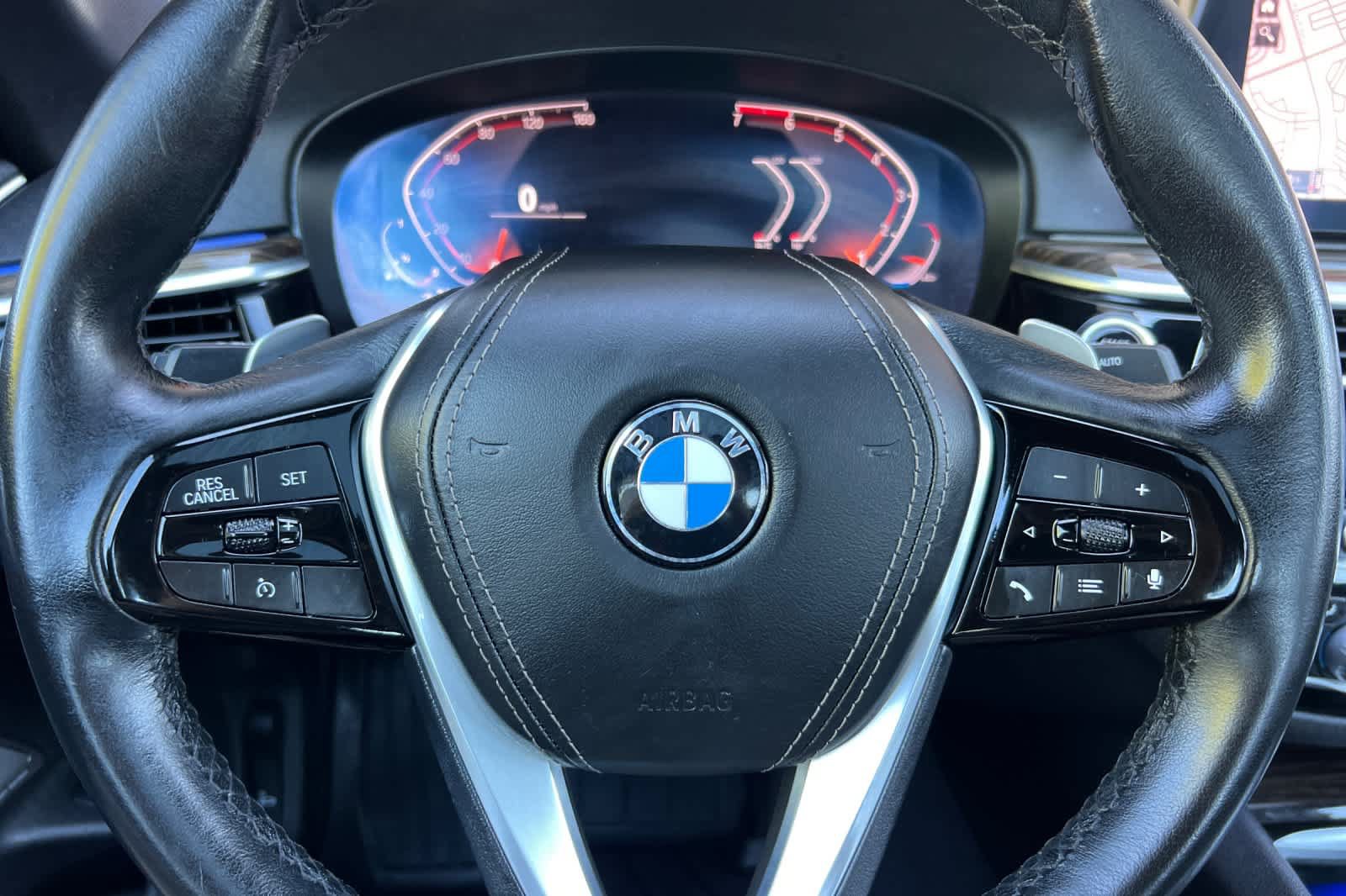 Used 2020 BMW 530i w/ Premium Package RWD image 26