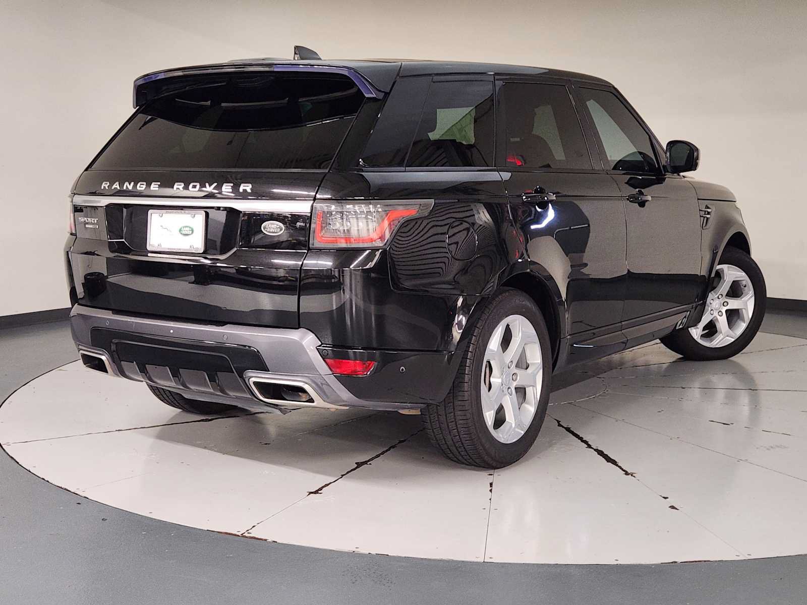 Used 2018 Land Rover Range Rover Sport HSE AWD/4WD image 2