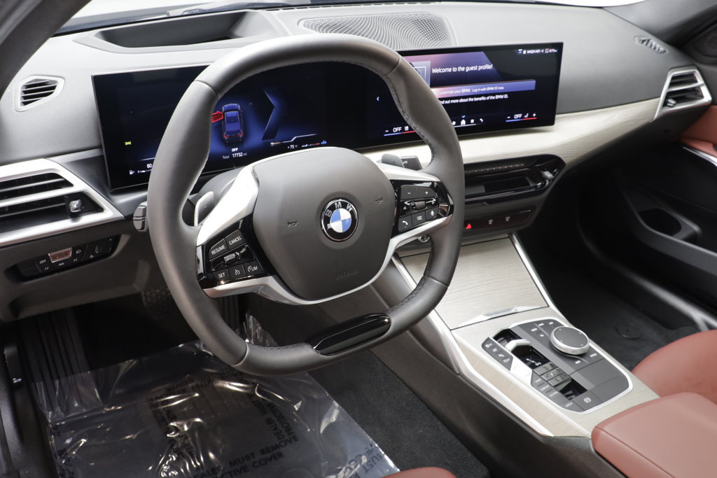 Used 2025 BMW 330i xDrive Sedan AWD/4WD image 7