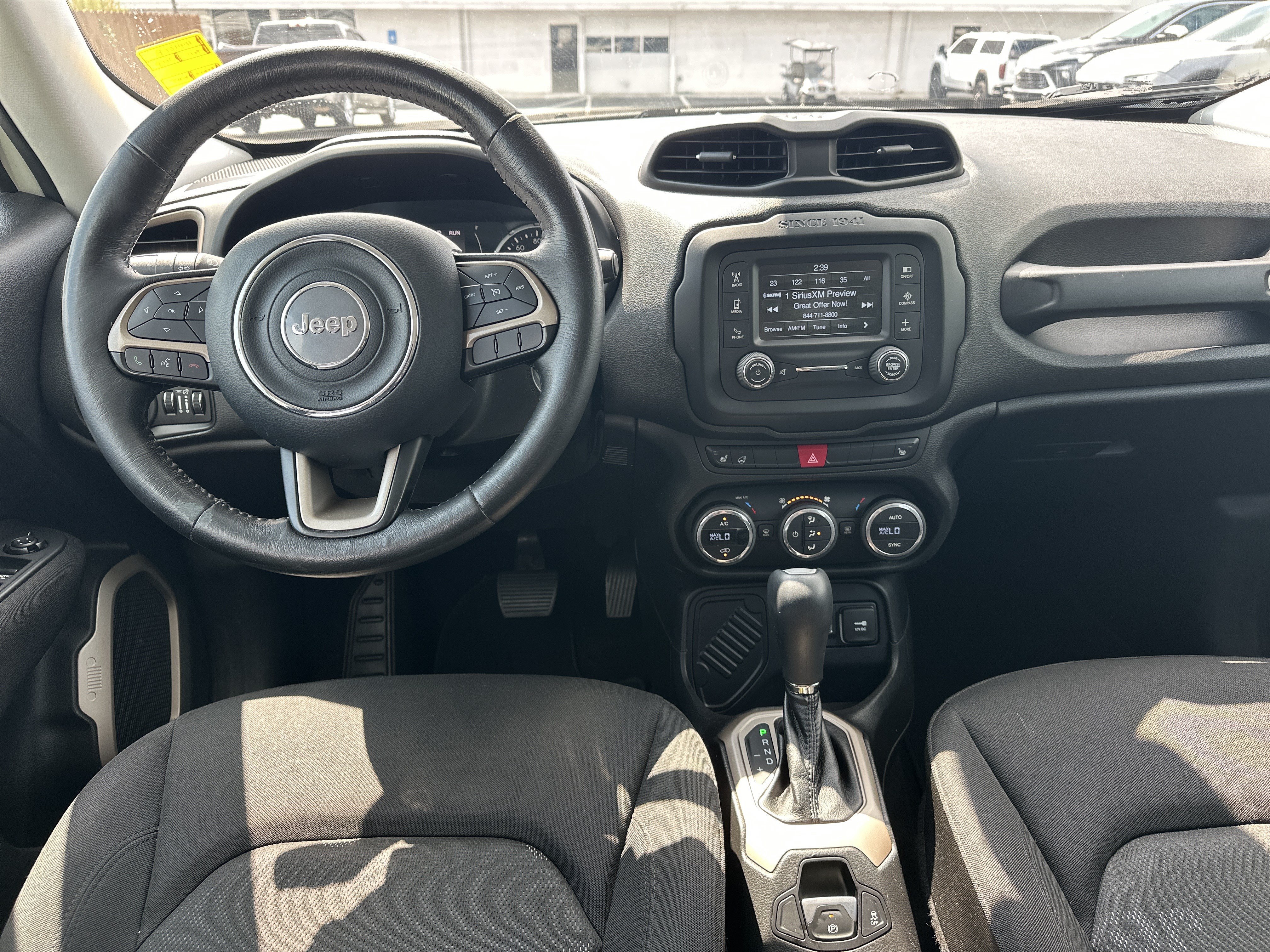 Used 2015 Jeep Renegade Latitude w/ Popular Equipment Group FWD image 16