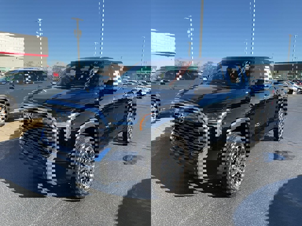 Used 2025 Toyota Tundra Limited image 1